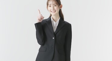 【菜那セシル】4月～『洋服の青山』スーツ&hellip;