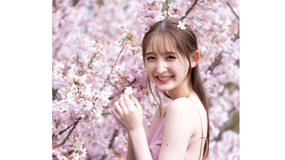 【菜那セシル】5/30発売　【デジタル限定 YJ PHOTO BOOK】 菜那セシル写真集 「淡く、ほのかに。」